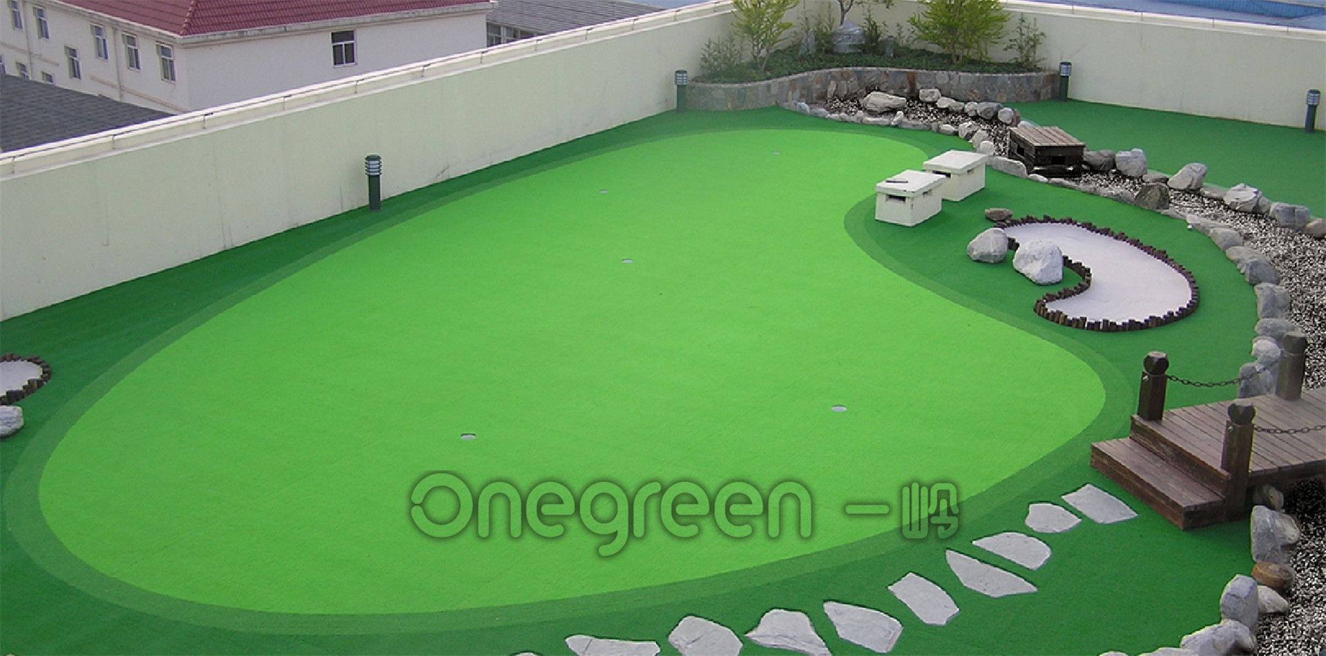 昆明-萬龍大廈屋頂高爾夫果嶺