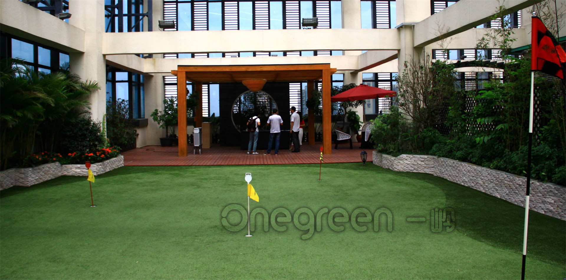 廣東佛山-廣發金融大廈屋頂果嶺